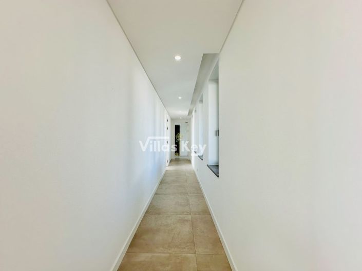 Image No.13-4 Bed House for sale