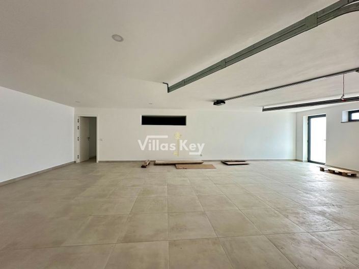 Image No.29-4 Bed House for sale