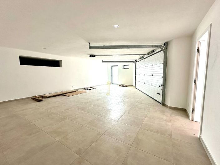 Image No.31-4 Bed House for sale