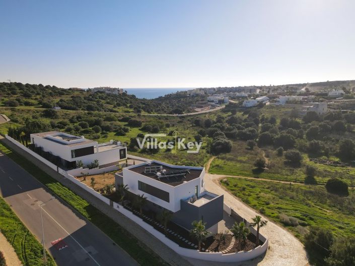 Image No.37-4 Bed House for sale