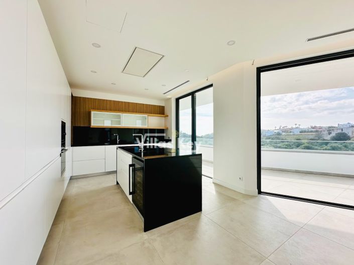 Image No.9-4 Bed House for sale