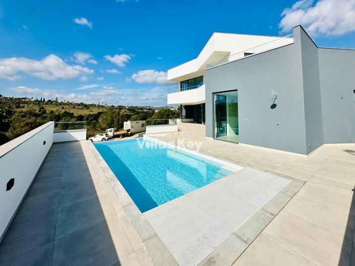 Image No.9-4 Bed House for sale