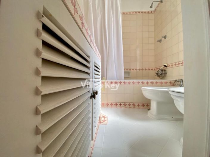 Image No.15-12 Bed Apartment for sale