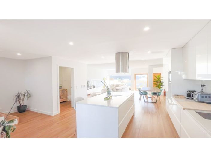 Image No.12-2 Bed House for sale