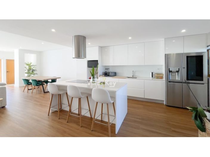 Image No.13-2 Bed House for sale