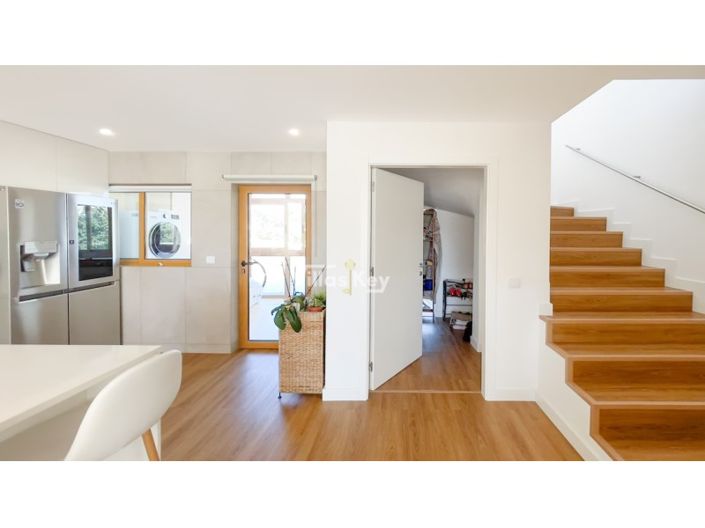 Image No.18-2 Bed House for sale