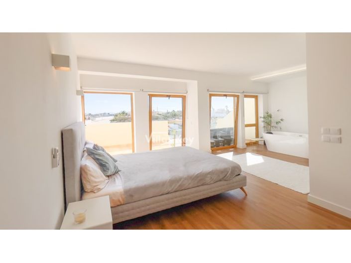 Image No.21-2 Bed House for sale