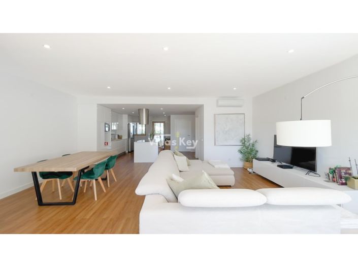 Image No.8-2 Bed House for sale