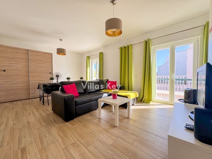 Image No.1-4 Bed Apartment for sale