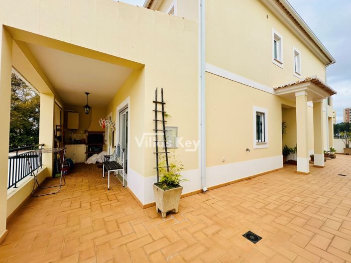 Image No.3-4 Bed House for sale