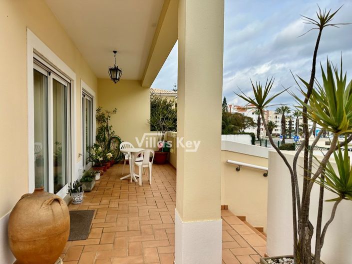 Image No.40-4 Bed House for sale