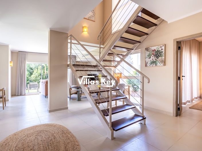 Image No.11-2 Bed House for sale