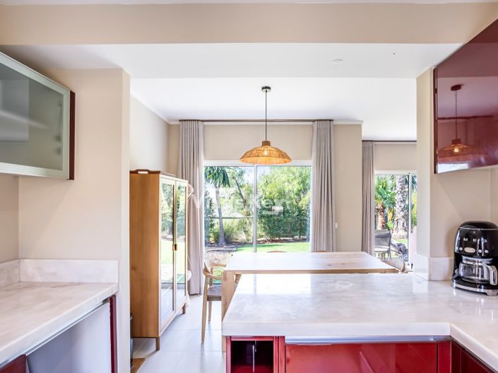 Image No.13-2 Bed House for sale