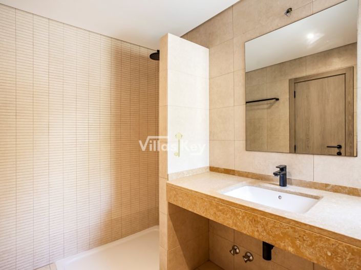 Image No.20-2 Bed House for sale