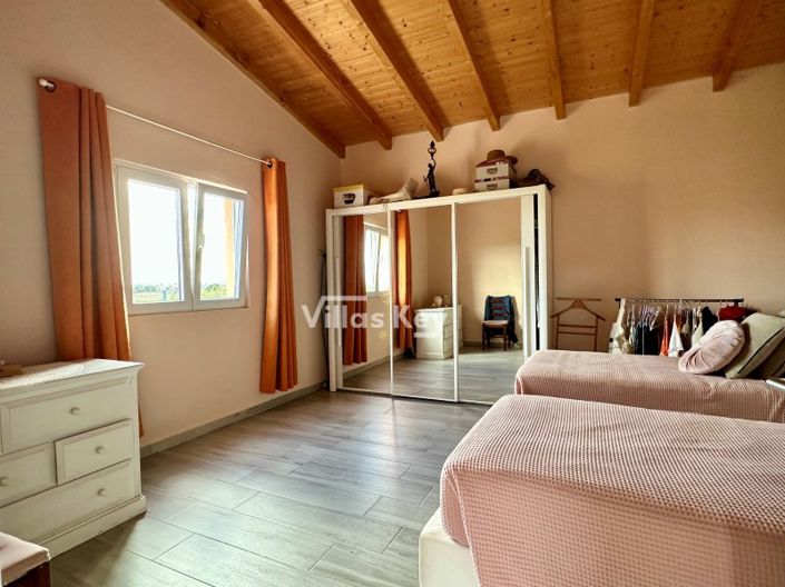 Image No.18-8 Bed Farmhouse for sale