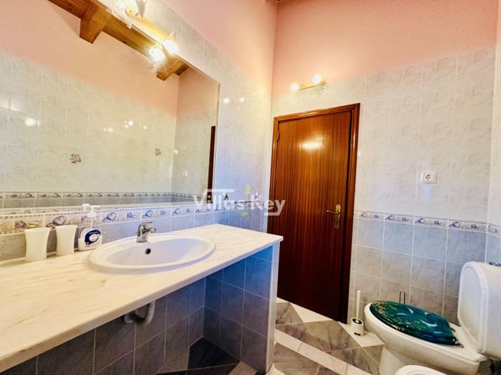 Image No.21-8 Bed Farmhouse for sale