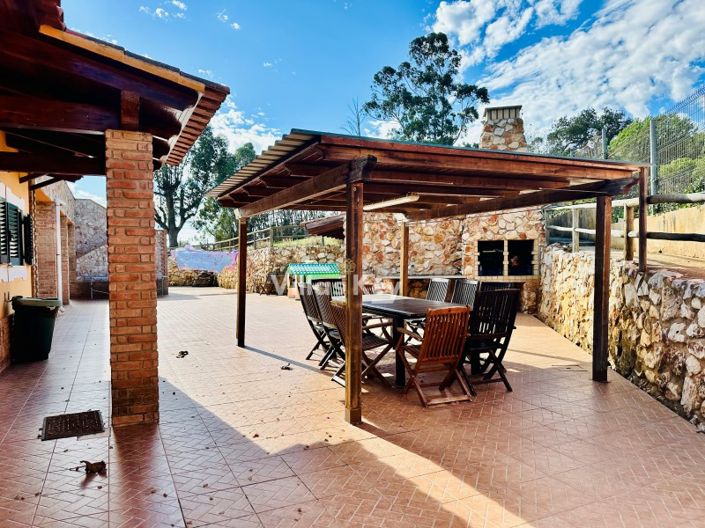 Image No.14-8 Bed Farmhouse for sale