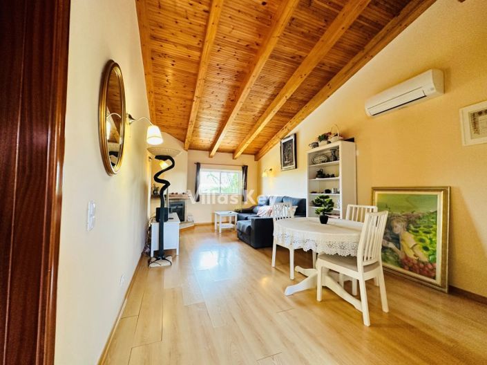 Image No.40-8 Bed Farmhouse for sale