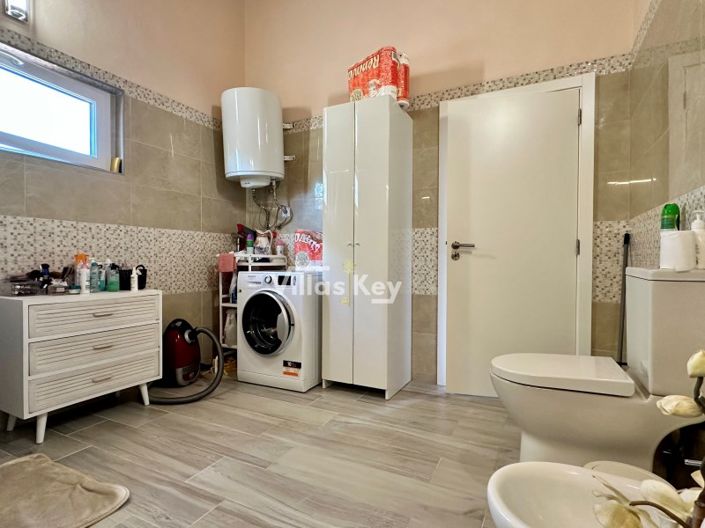 Image No.41-8 Bed Farmhouse for sale