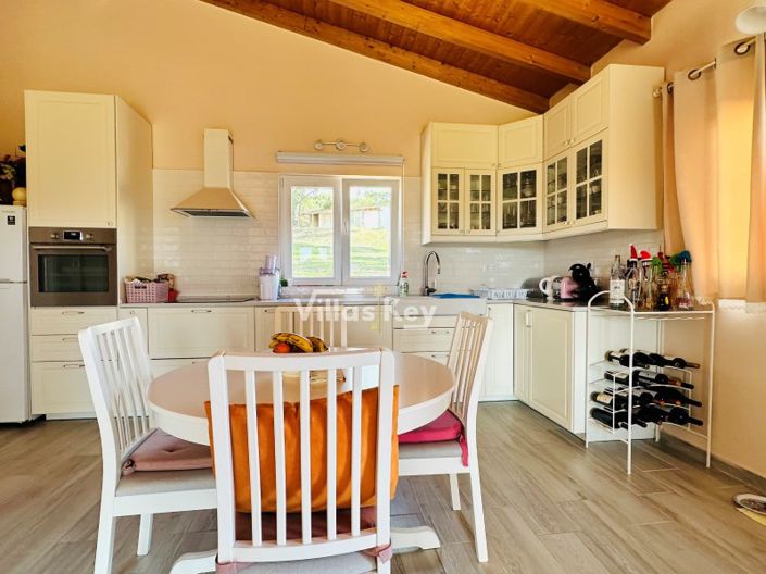 Image No.45-8 Bed Farmhouse for sale