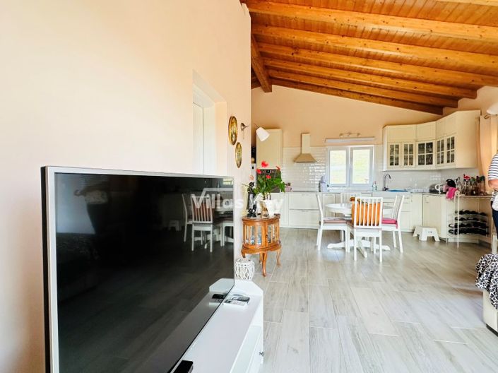 Image No.48-8 Bed Farmhouse for sale