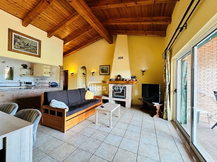 Image No.5-8 Bed Farmhouse for sale