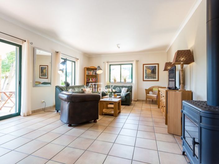 Image No.11-3 Bed House for sale