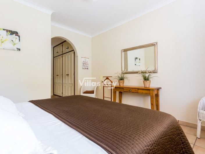 Image No.26-3 Bed House for sale