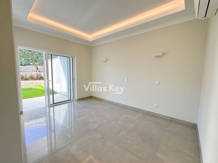 Image No.10-2 Bed House for sale