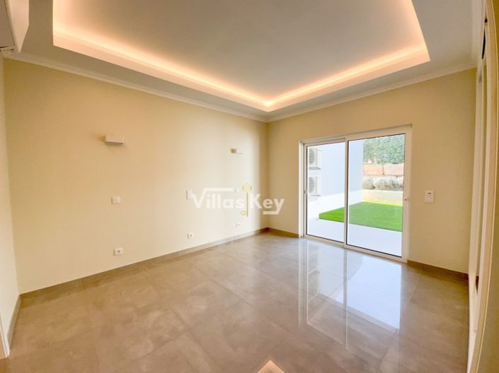 Image No.14-2 Bed House for sale