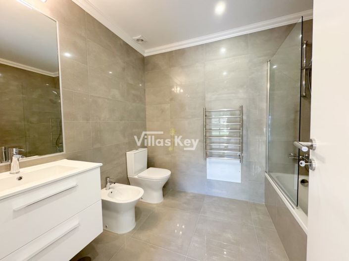 Image No.15-2 Bed House for sale