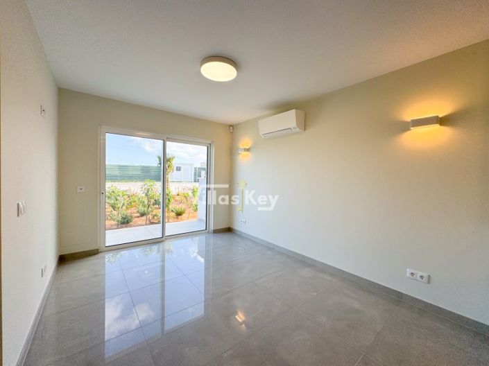 Image No.6-2 Bed House for sale