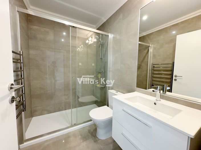 Image No.9-2 Bed House for sale