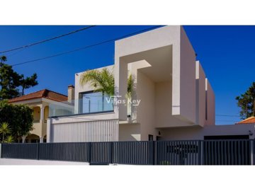 1 - Almada, Maison