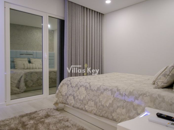 Image No.21-4 Bed House for sale