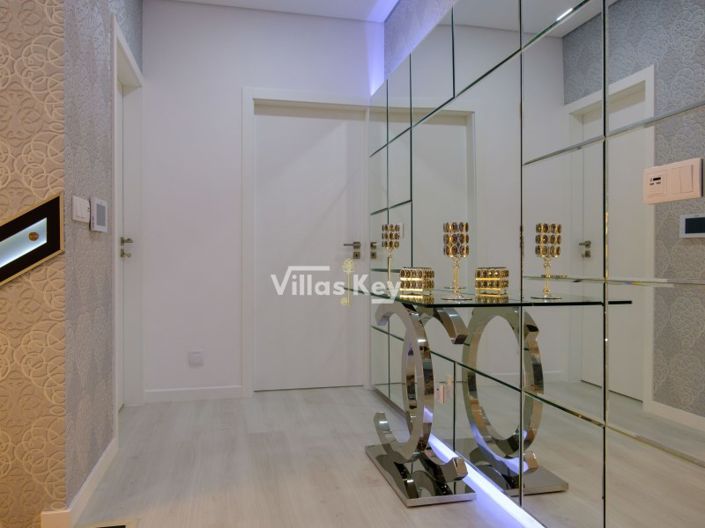 Image No.25-4 Bed House for sale