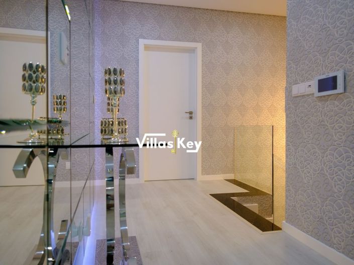 Image No.35-4 Bed House for sale