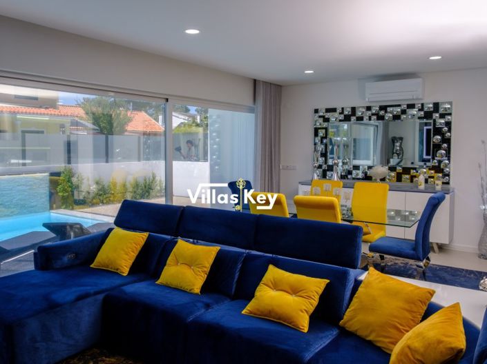 Image No.37-4 Bed House for sale