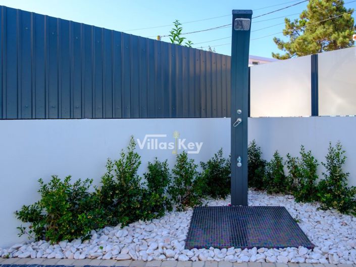 Image No.42-4 Bed House for sale