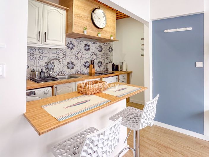 Image No.8-1 Bed House for sale