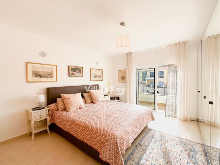 Image No.21-3 Bed Apartment for sale