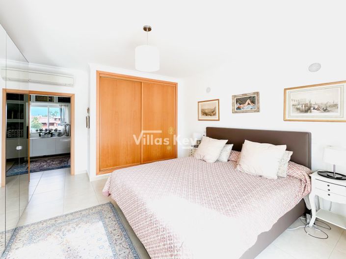 Image No.22-3 Bed Apartment for sale