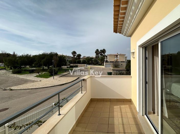 Image No.27-3 Bed Apartment for sale