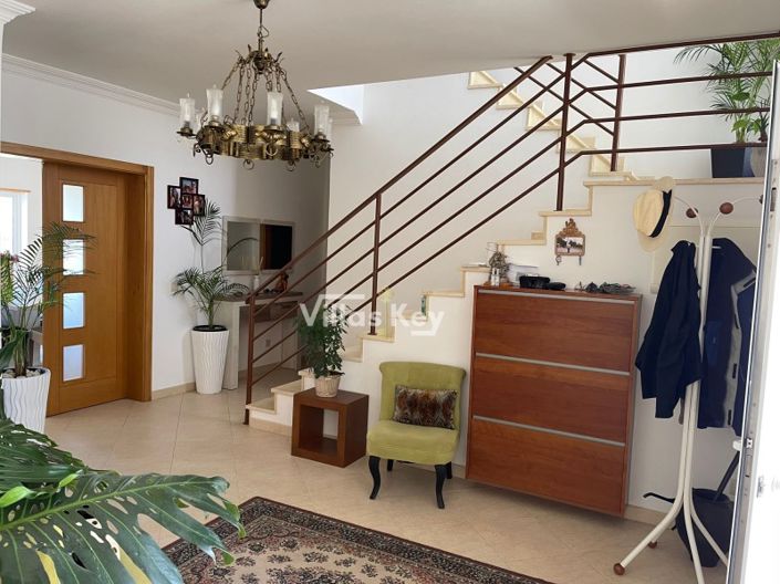 Image No.19-4 Bed House for sale