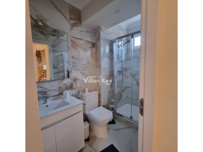 Image No.30-4 Bed House for sale