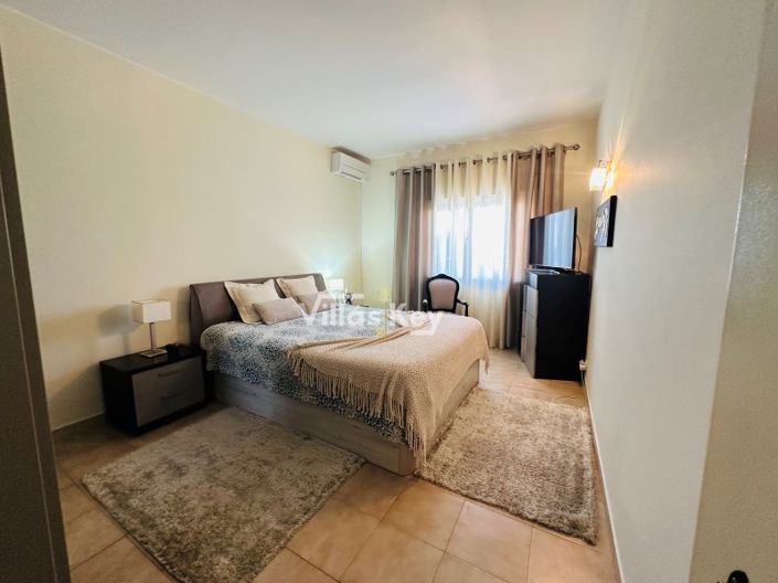 Image No.15-5 Bed House for sale