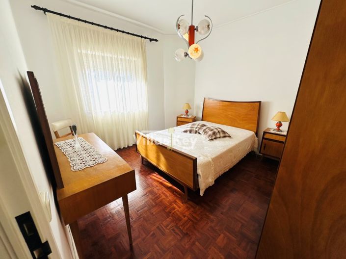 Image No.25-5 Bed House for sale