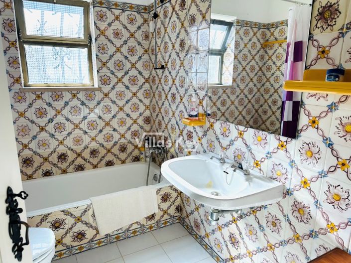 Image No.27-5 Bed House for sale