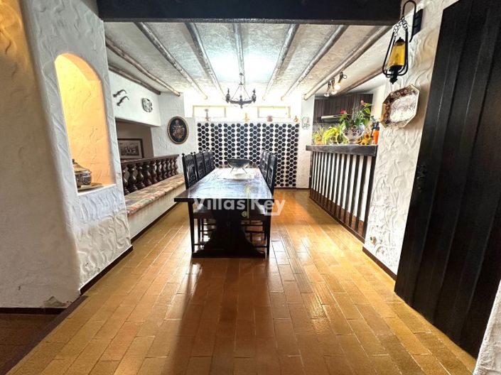 Image No.3-5 Bed House for sale