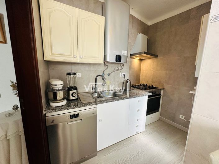 Image No.6-2 Bed House for sale